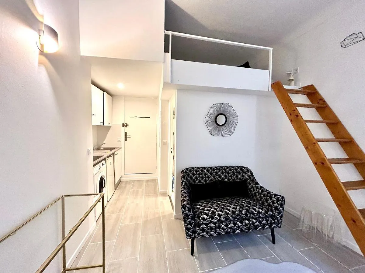 Studio At 1 Min From The Main Street Apartment Nice